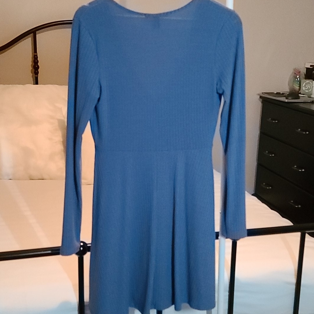 Dress - Picture 2 of 4